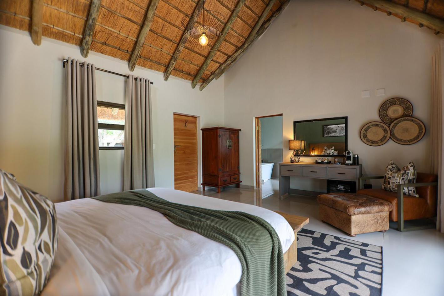 Tomo Safari Lodge *
